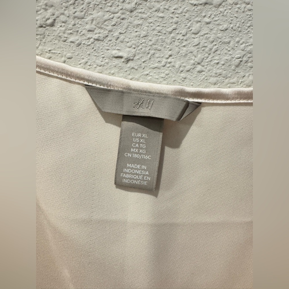 HM satin embroidered tank top camisole - Picture 3 of 3
